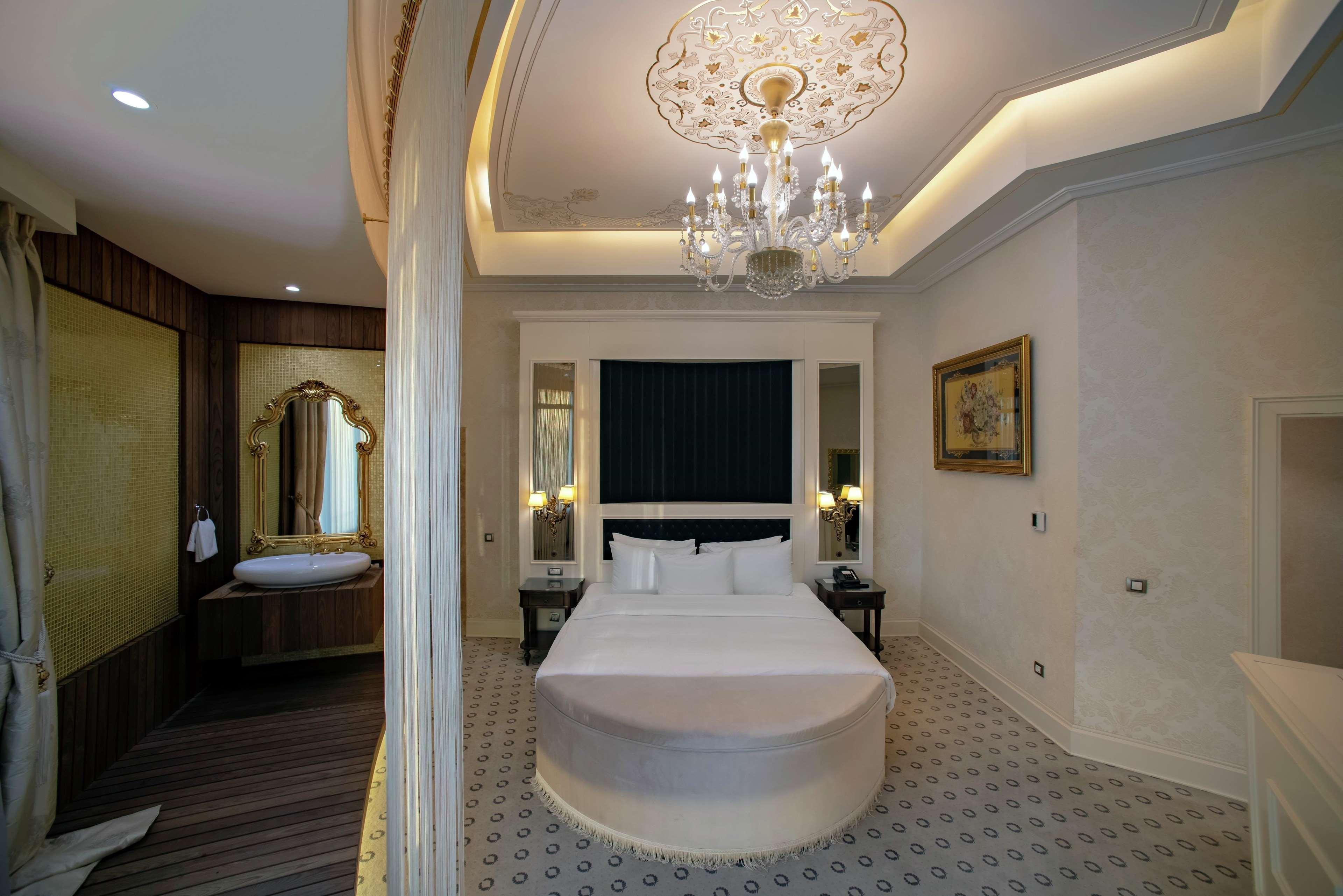 Doubletree By Hilton Gaziantep Hotell Exteriör bild