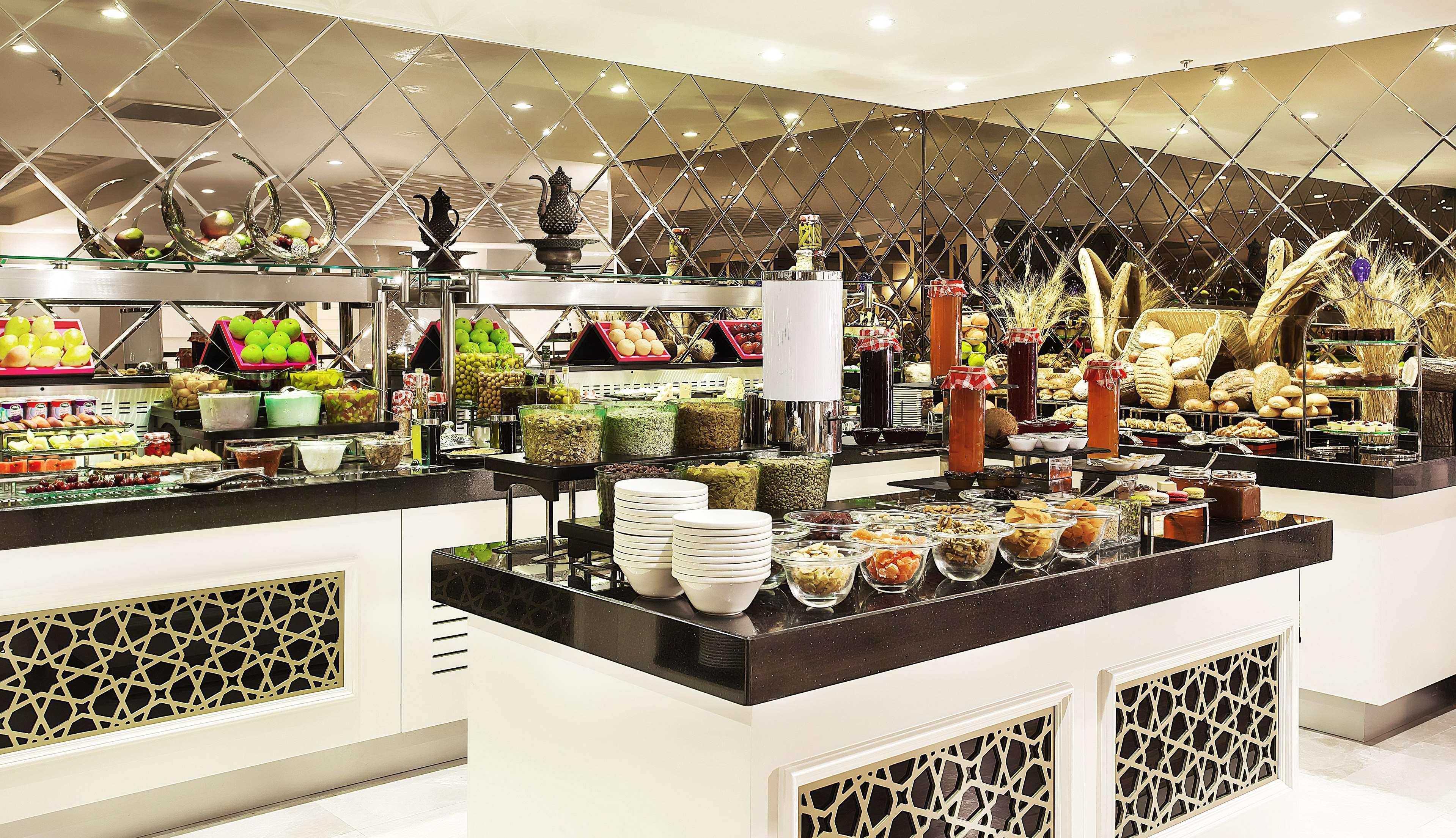 Doubletree By Hilton Gaziantep Hotell Exteriör bild