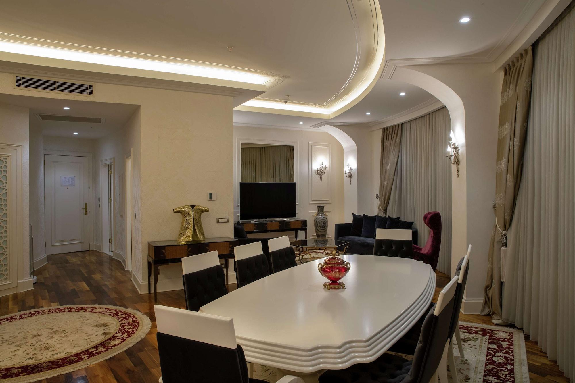 Doubletree By Hilton Gaziantep Hotell Exteriör bild
