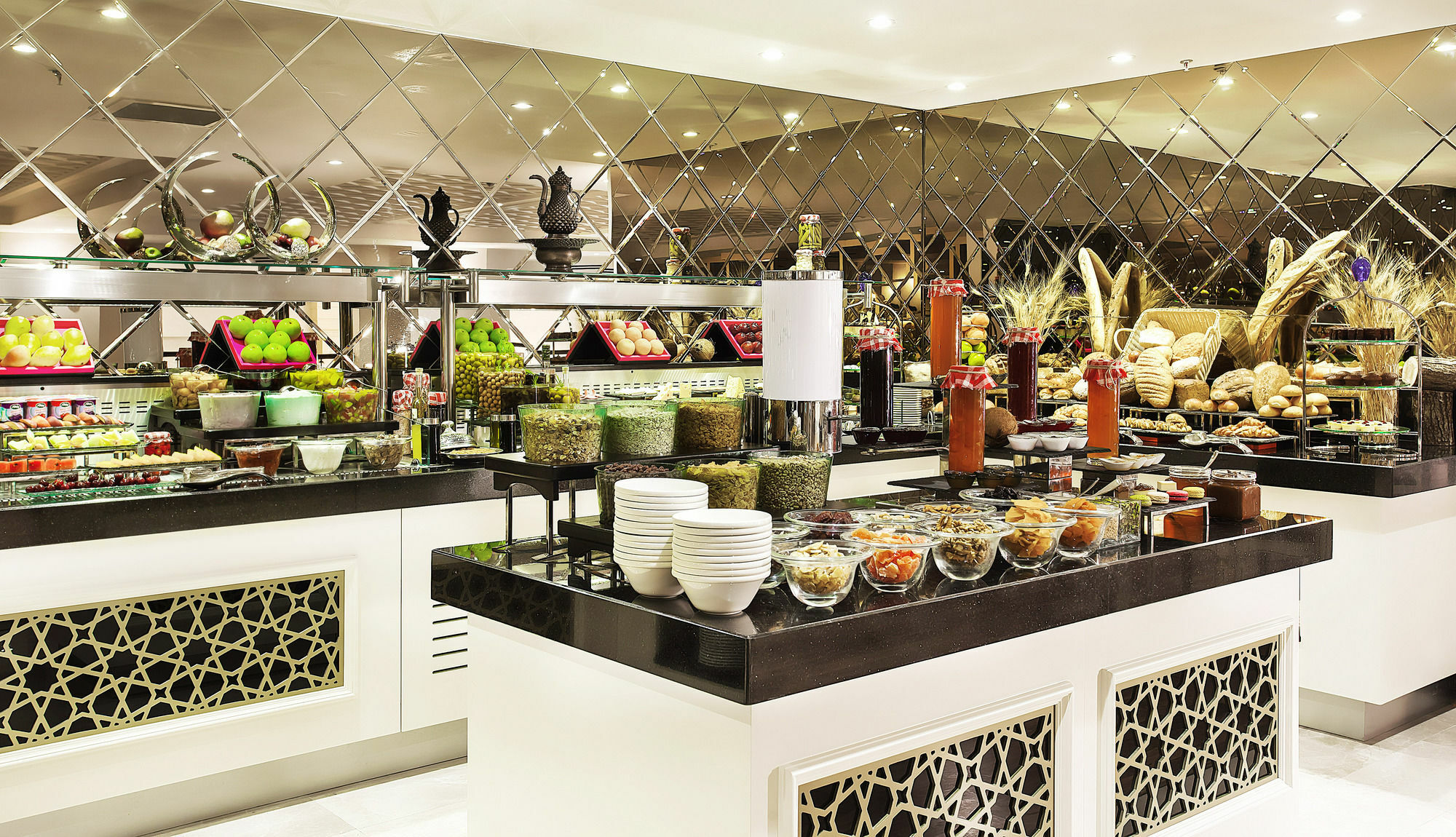 Doubletree By Hilton Gaziantep Hotell Exteriör bild